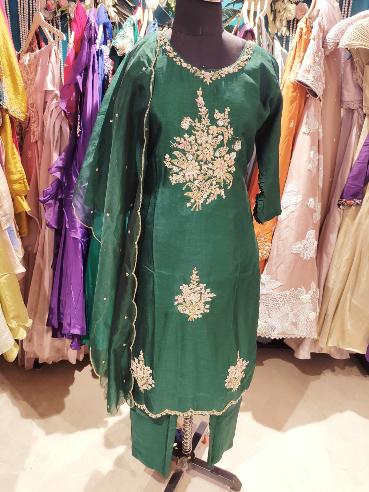 Emerald Grace Embroidered Kurta Set - Image 2